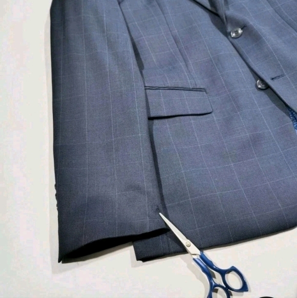 Tallia 2 Piece Suit Mens 40R Wool 36x32 Blue Windowpane Plaid Flat Front - Picture 15 of 16